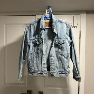 LEVI'S Ex-Boyfriend Denim Trucker Jacket in Dream of Life - Size Small